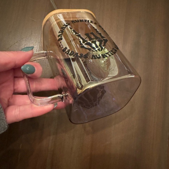 Badass aunties club cup with lid and straw - Picture 3 of 5